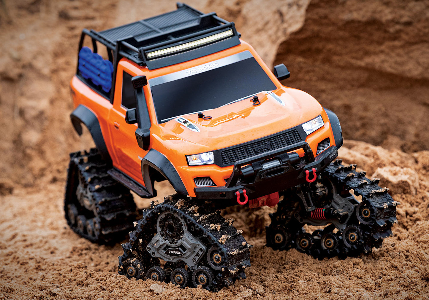 Traxxas トラクサス 1/10 TRX-4 All Terrain TRAXX RTR LEDライト付き 82034-4